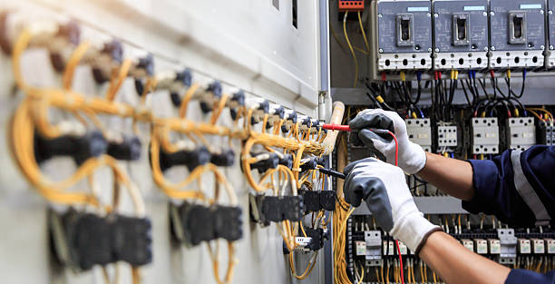 Professional Electrician technician working in New Albany, OH